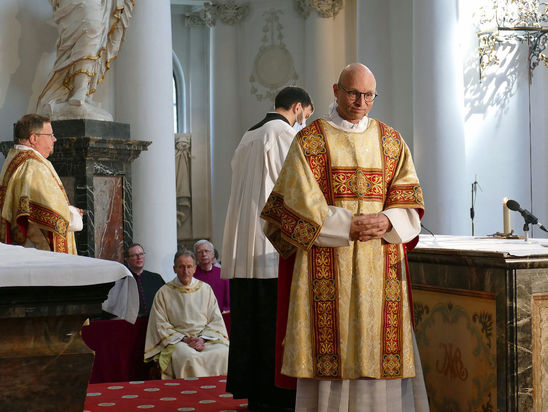 Diakonenweihe im Fuldaer Dom (Foto: Karl-Franz Thiede)
